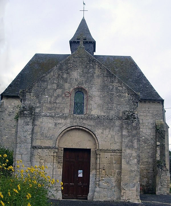 L'entrée de l'église - Révillon