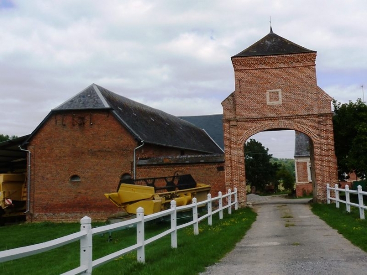 Entrée de ferme - Romery