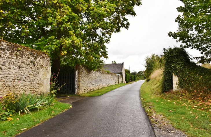 Le Village - Royaucourt-et-Chailvet