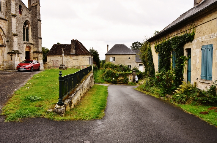 Le Village - Royaucourt-et-Chailvet