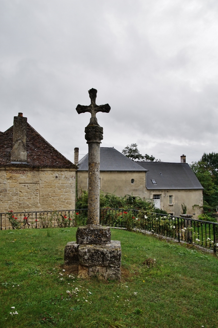 Croix - Royaucourt-et-Chailvet