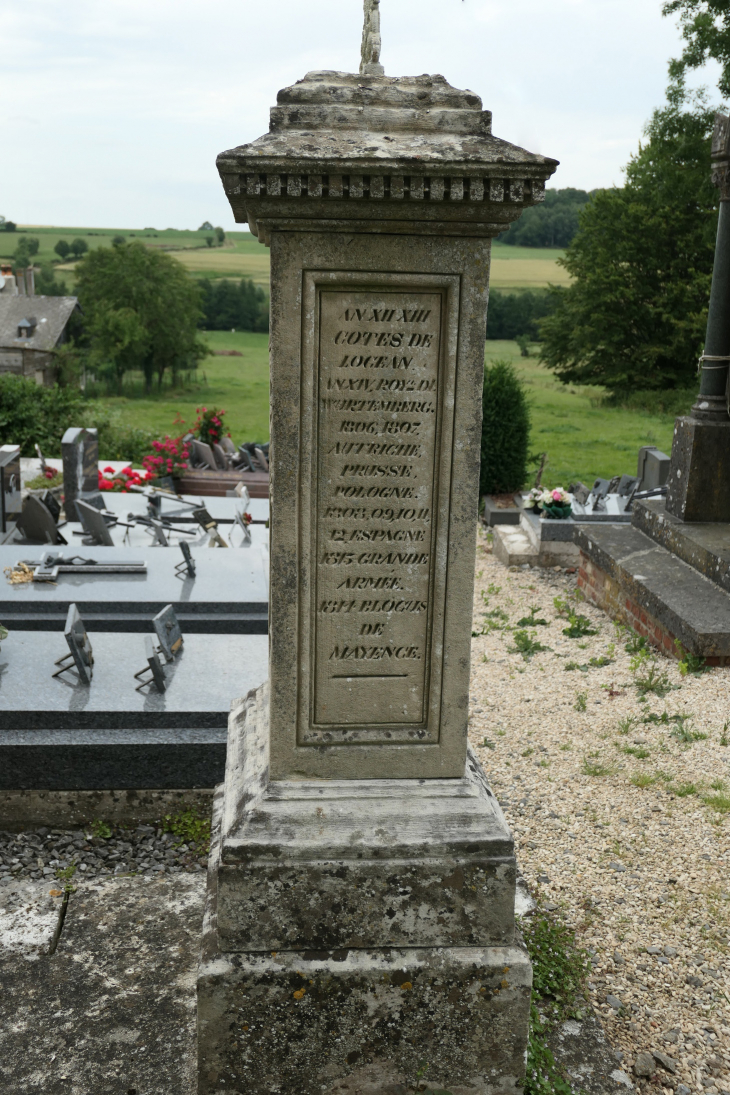 Tombe d'un soldat de Napoléon - Saint-Clément