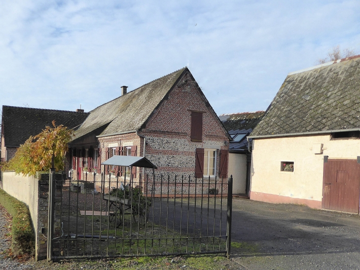 Rue du château - Saint-Pierre-lès-Franqueville