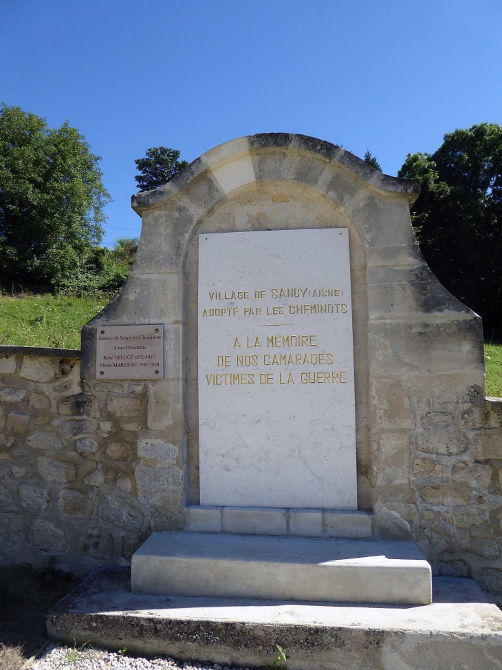 Le cimetière militaire - Sancy-les-Cheminots