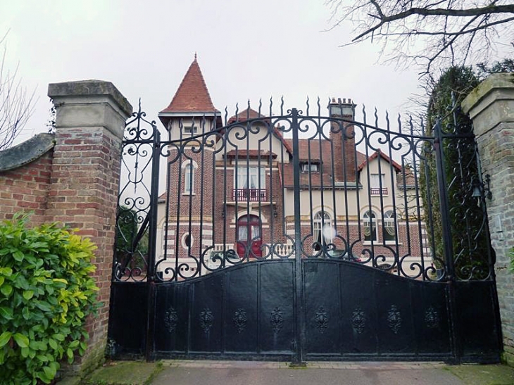 Le château - Seraucourt-le-Grand