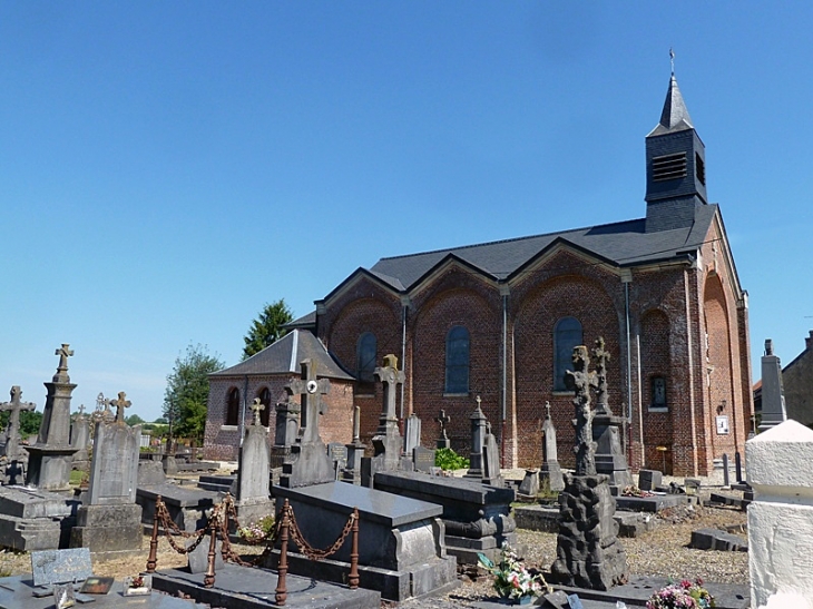 L'église vue du cimetière - Sommeron