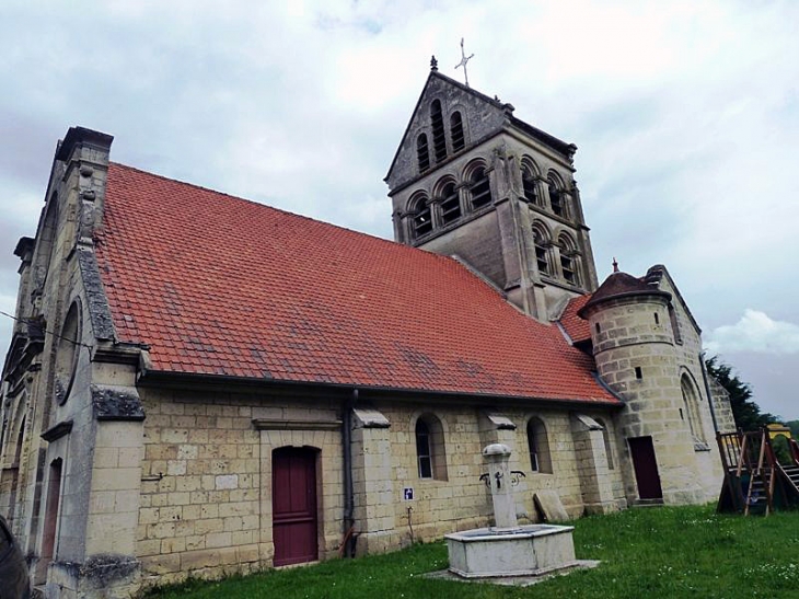 L'église et la fontaine - Suzy