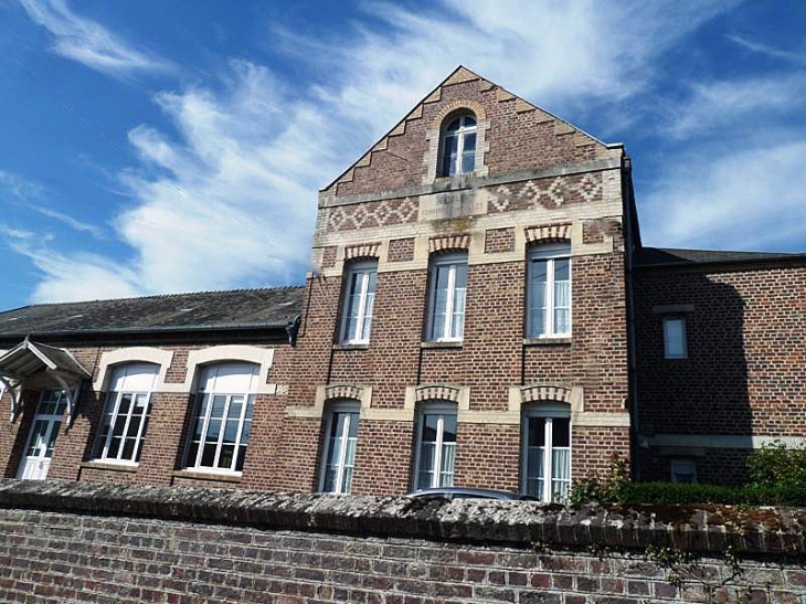 Tavaux ancienne école - Tavaux-et-Pontséricourt