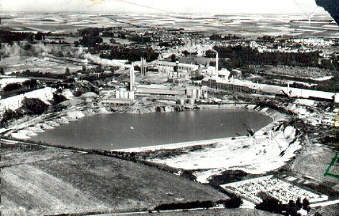 Vue sur le lac de la cimenterie (rebouché années 2000 - Thenelles