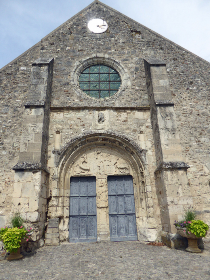 L'entrée de l'église - Trélou-sur-Marne