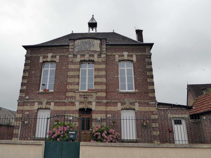 La mairie - Ugny-le-Gay