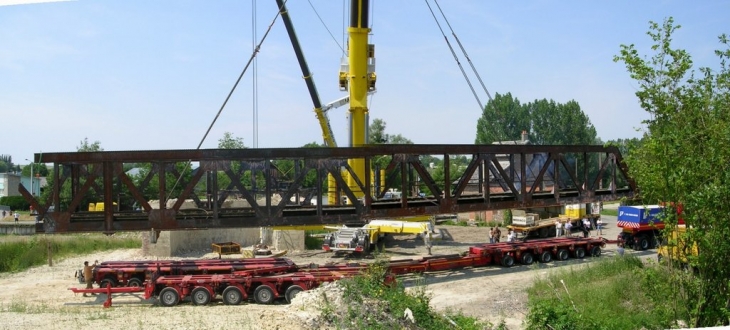 Pont du large pendant sa dépose - Vadencourt