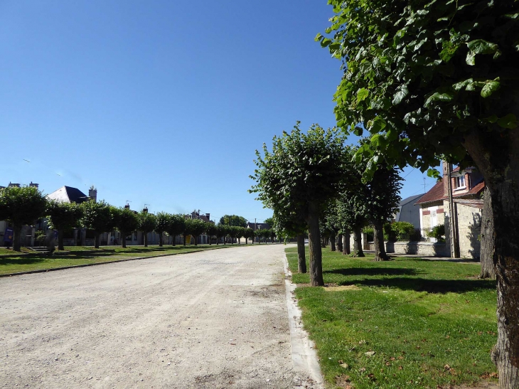 Place du Jeu de Paume  (ancien fossé ) - Vailly-sur-Aisne