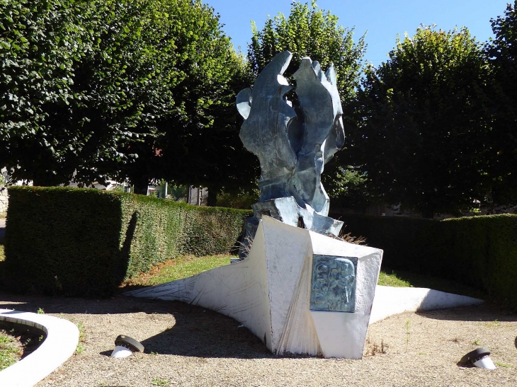 Statue - Vailly-sur-Aisne