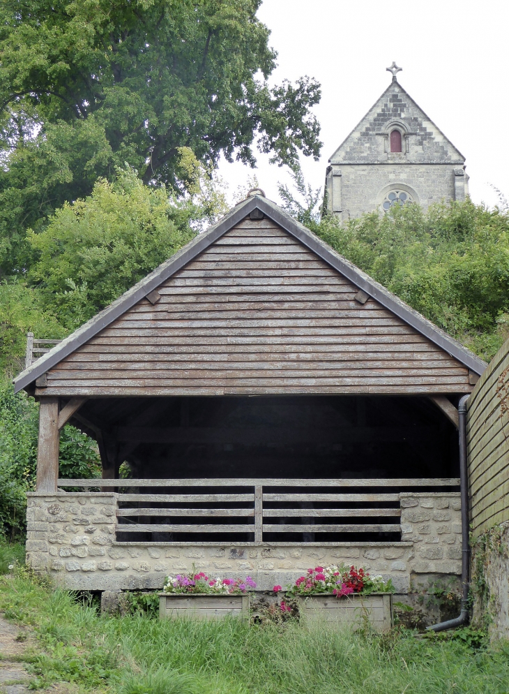 Le lavoir et l'église - Vauxcéré