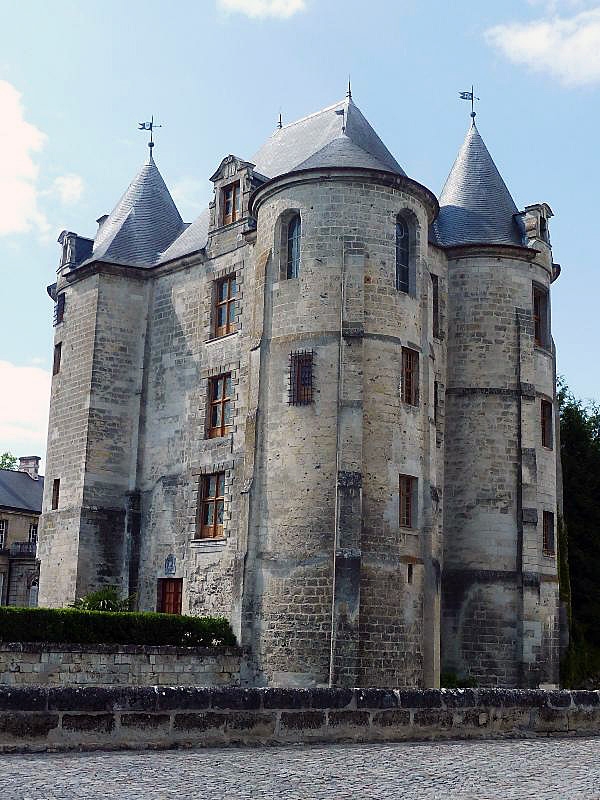 Le donjon - Vic-sur-Aisne