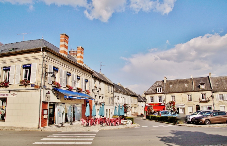 La Commune - Vic-sur-Aisne