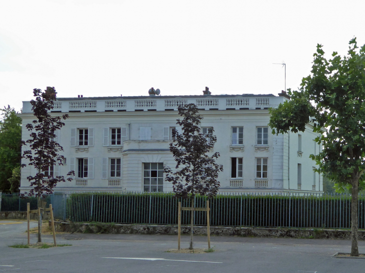 Le château - Viels-Maisons