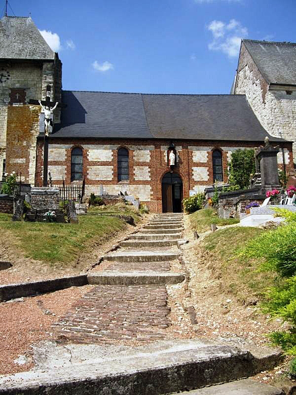 L'accès à l'église - Vigneux-Hocquet