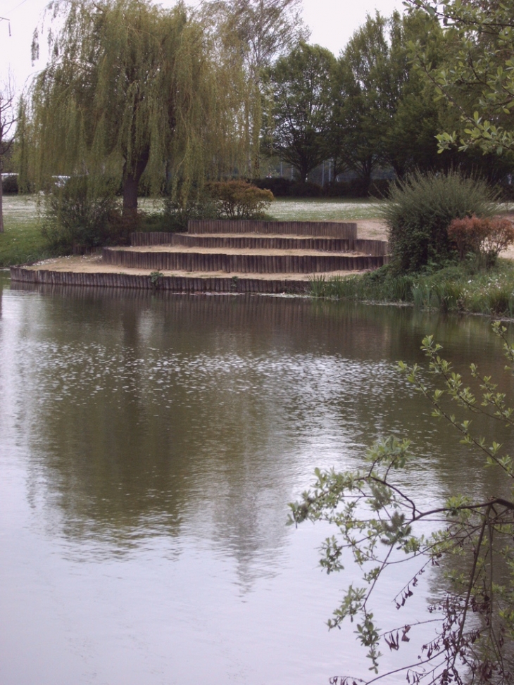 BASE DE LOISIRS - Villeneuve-Saint-Germain