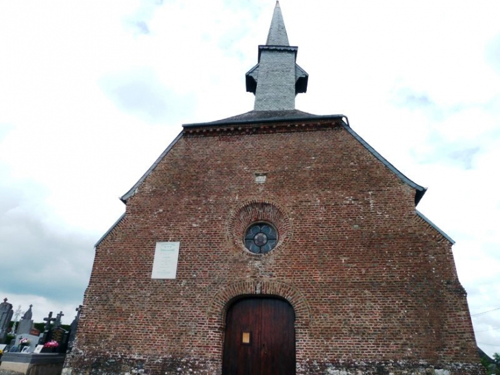 L'entrée de l'église - Watigny