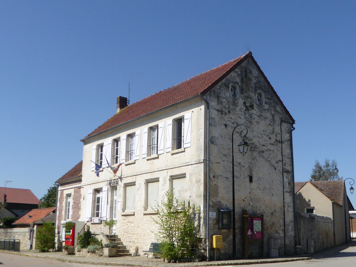La mairie - Auger-Saint-Vincent