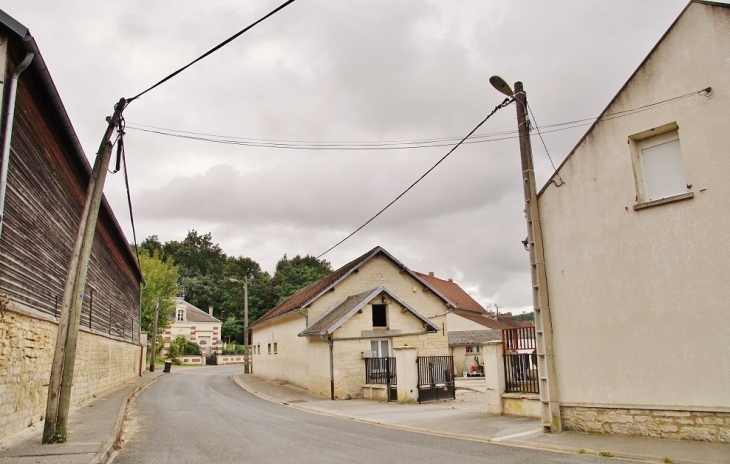 Le Village - Autrêches