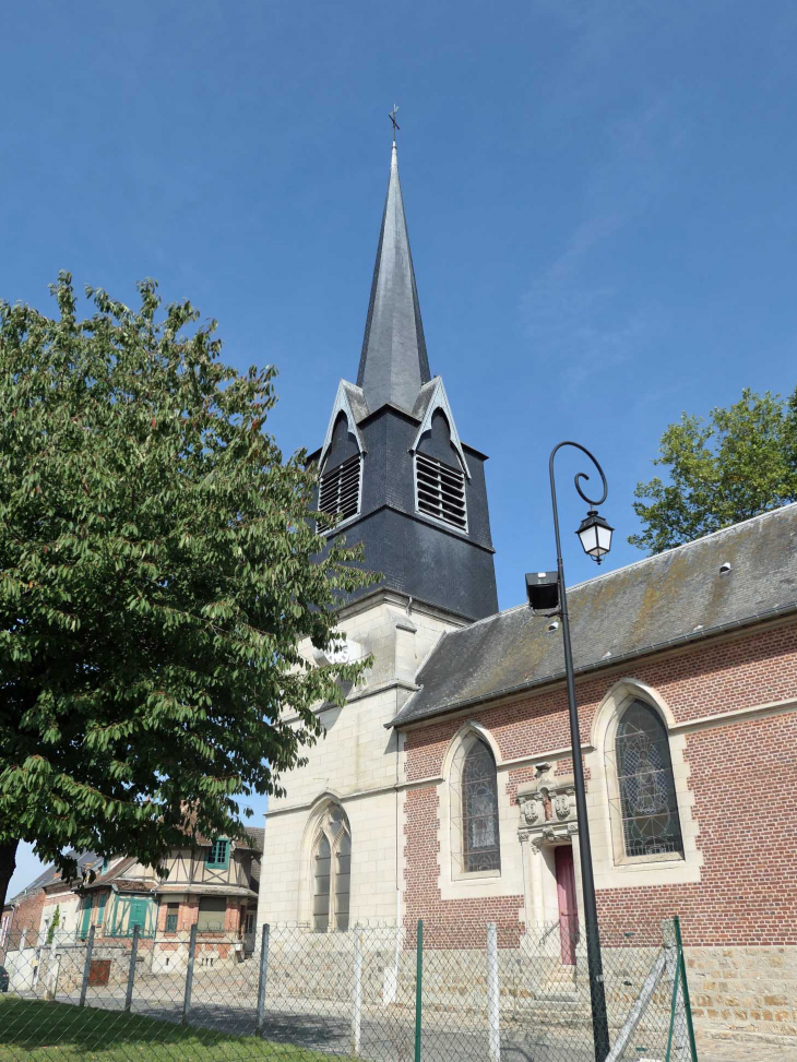 L'église vue du cimetière - Babœuf