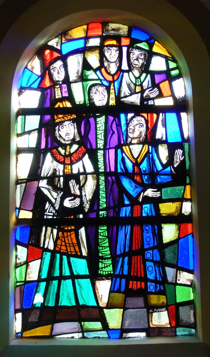 Vitrail de la Chapelle St Nicolas (réalisé par M Avenel de Compiègne) - Bailleval