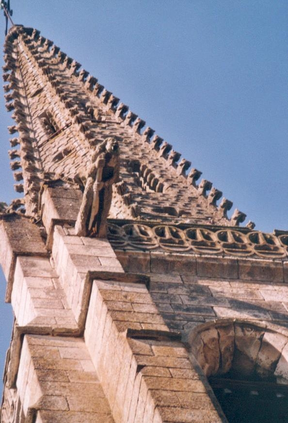 Gargouille de l homme des bois église de BARON