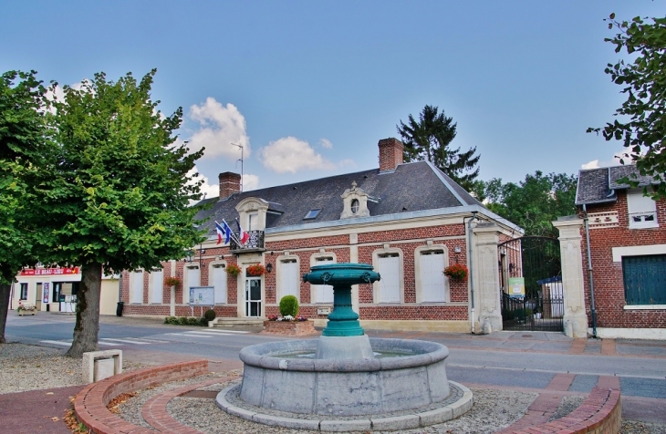 La Mairie - Beaulieu-les-Fontaines