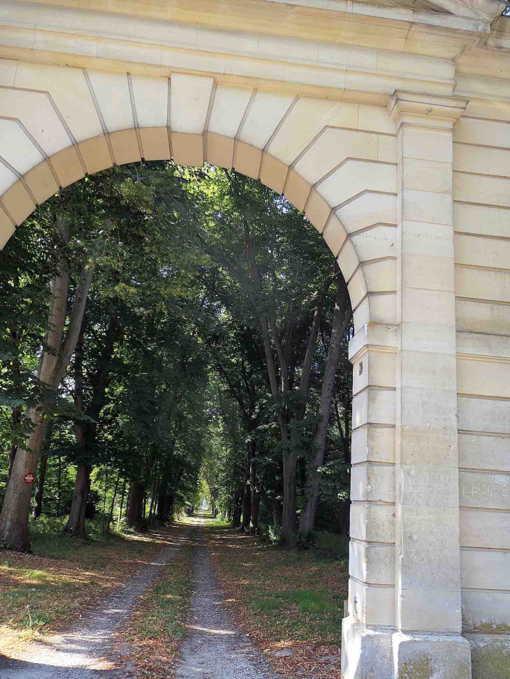 L'entrée du château - Beaurepaire