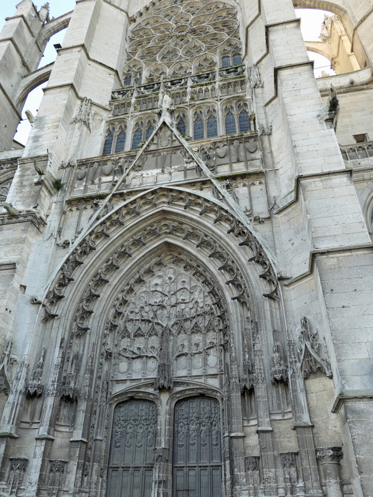 Cathédrale Saint Pierre: le transept Nord porte Saint Paul - Beauvais