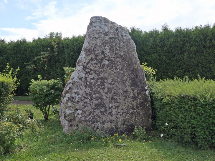 Le menhir - Borest