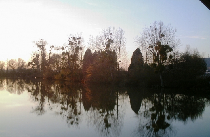 Sur les berges de l'Aisne à Choisy - Choisy-au-Bac