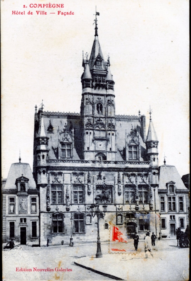 L'Hôtel de ville , Façade, vers 1914 (carte postale ancienne). - Compiègne