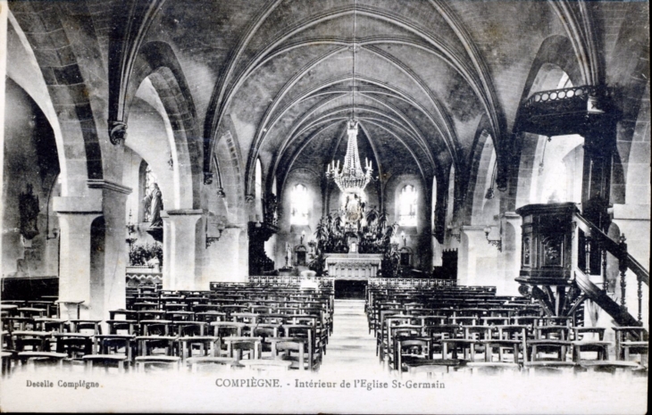 Intérieur de l'église Saint Germain, vers 1919 (carte postale ancienne). - Compiègne