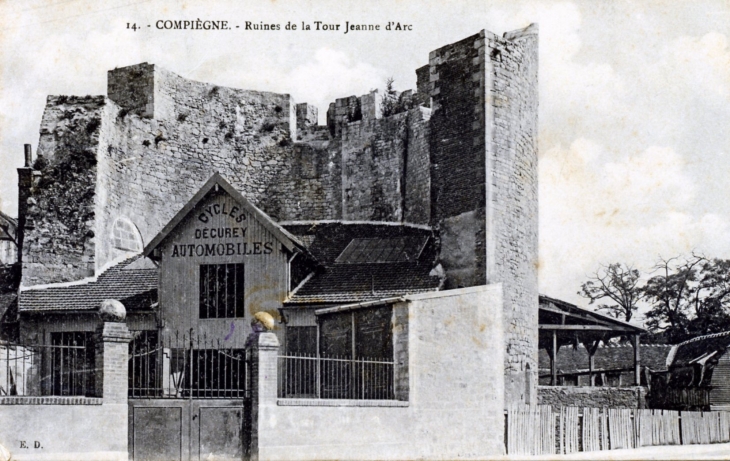 Ruines de la Tour Jeanne d'Arc, vers 1914 (carte postale ancienne). - Compiègne