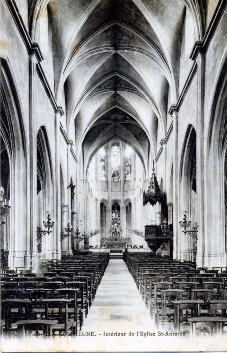 Intérieur de l'église Saint Antoine, vers 1914 (carte postale ancienne). - Compiègne