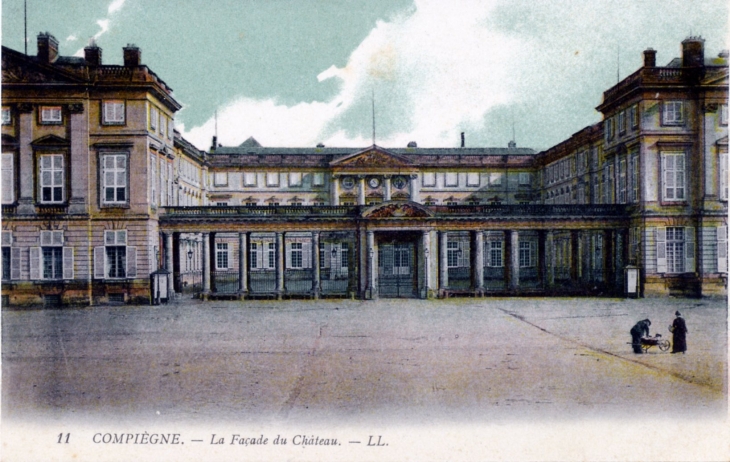 La Façade du Château, vers 1914 (carte postale ancienne). - Compiègne