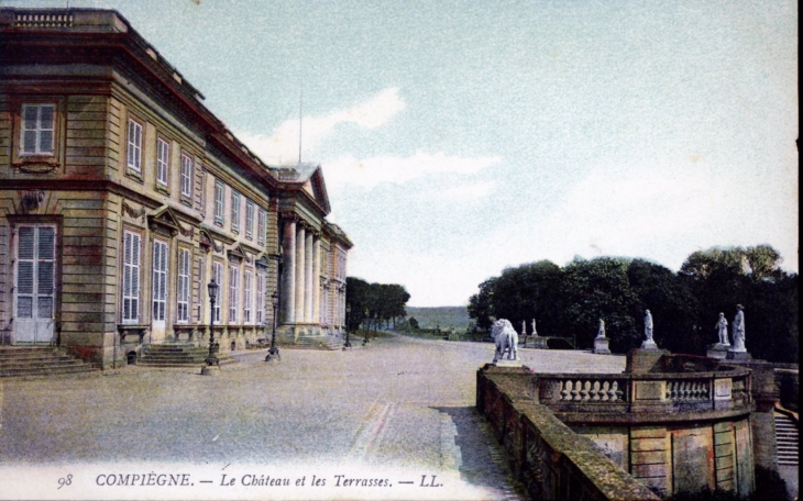 Le château ert les terrasses, vers 1914 (carte postale ancienne)/ - Compiègne