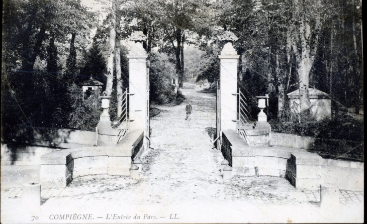 L'entrée du Parc, vers 1914 (carte postale ancienne). - Compiègne