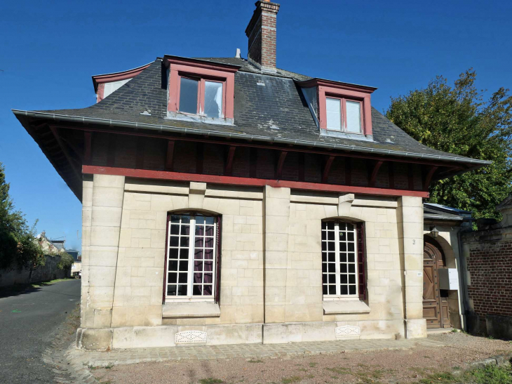 Pavillon d'entrée du château - Cuts