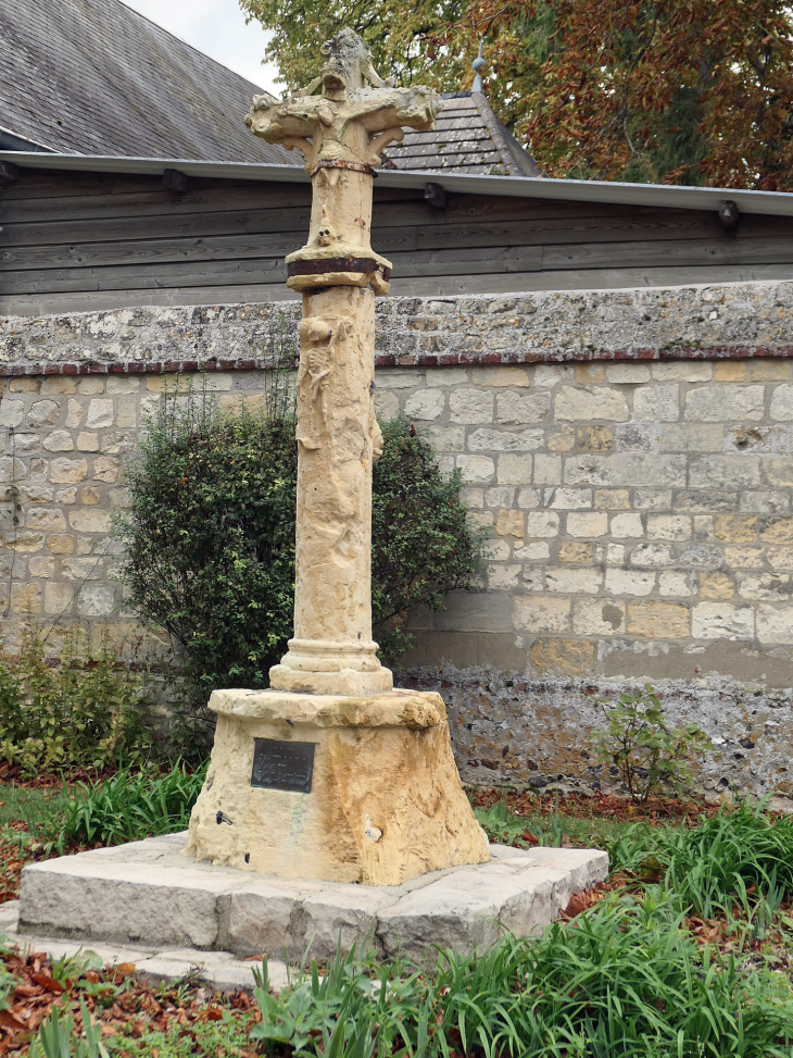 Calvaire ancien - Ferrières