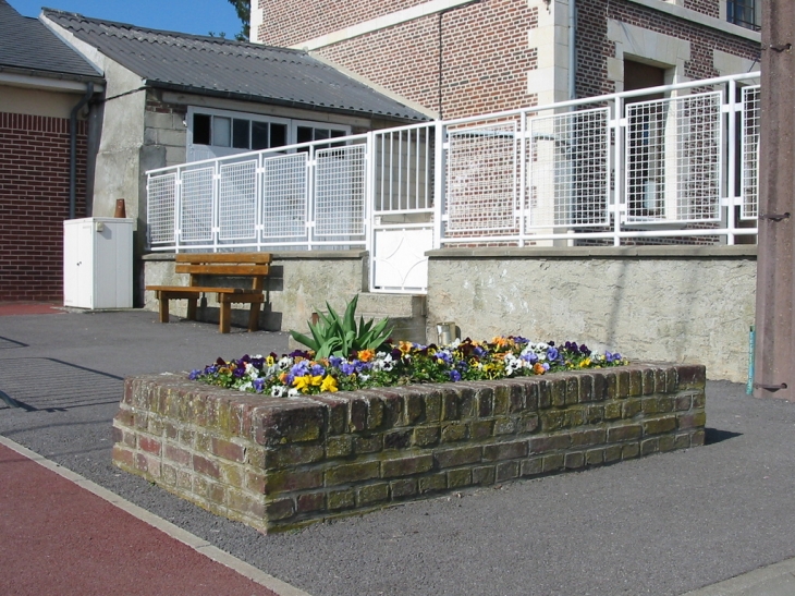 Entrée école et mairie - Flavy-le-Meldeux