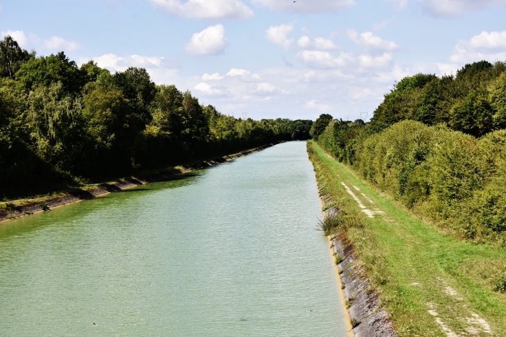 Le Canal-du-Nord - Frétoy-le-Château