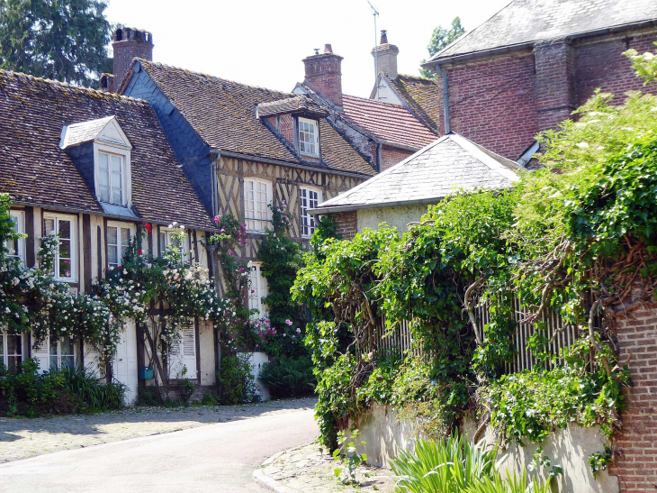 En remontant la rue du logis du Roy - Gerberoy