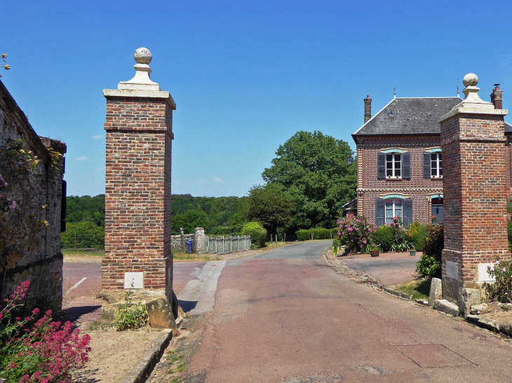 Sortie du village : porte Notre Dame - Gerberoy