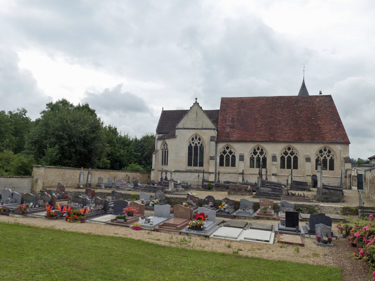 L'église et le cimetière - Gilocourt