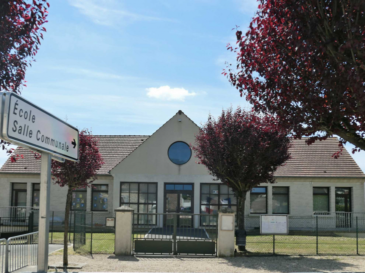 La salle des fêtes- école - Giraumont
